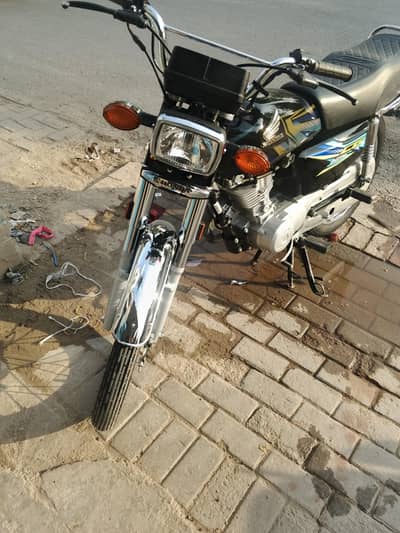 CG Honda 125  26 model. for sale 5000 meter