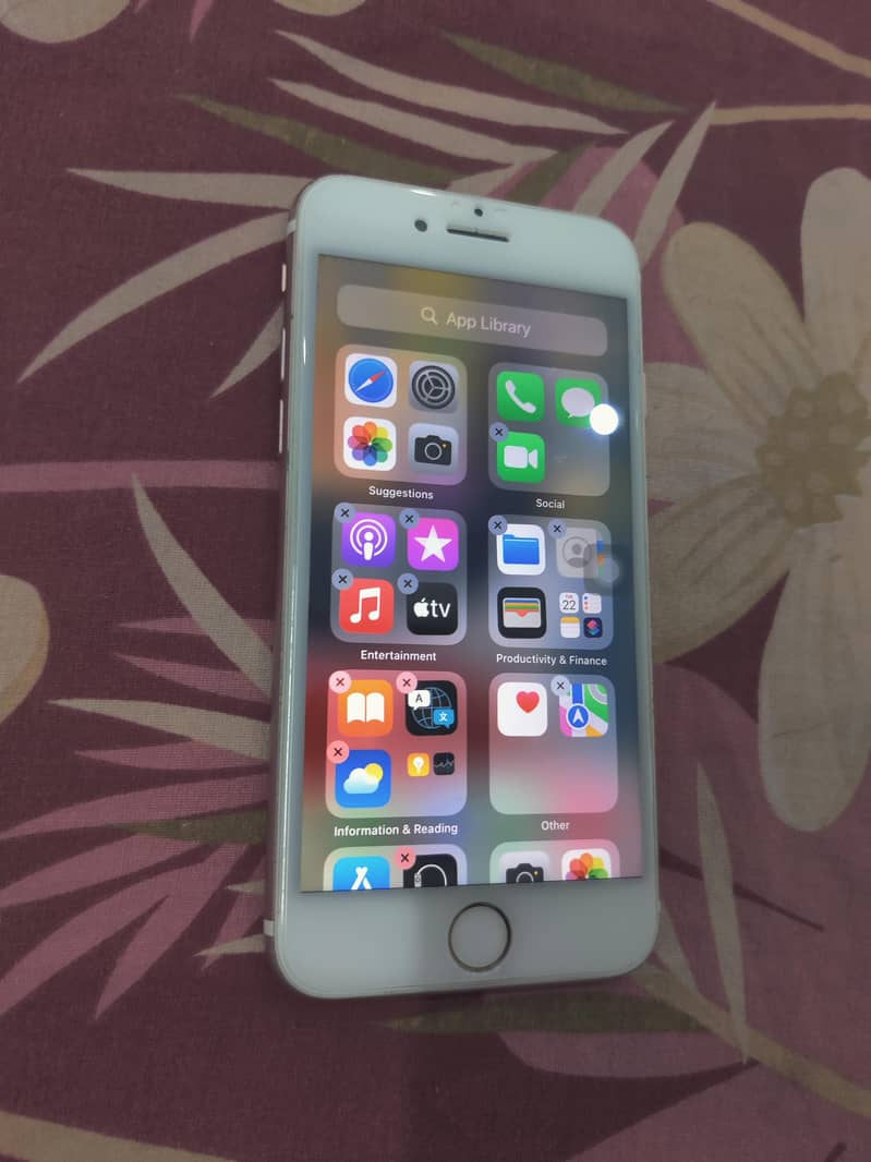 Apple iPhone 7 1