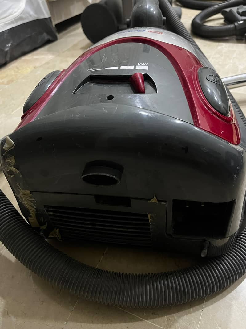 Dawlance vacuum cleaner 2
