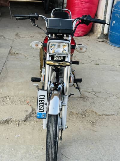 Honda 125 self start golden