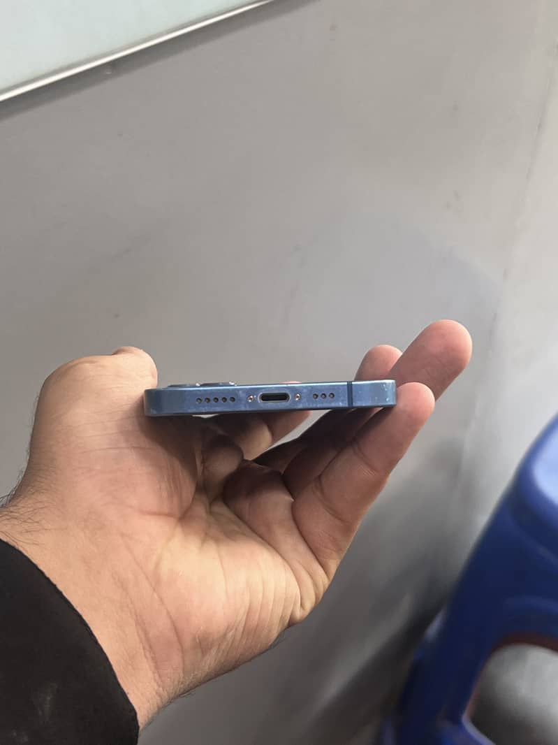 Apple iPhone 13 1