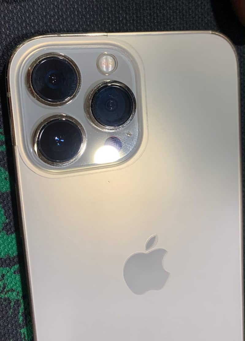 Apple iPhone 13 Pro Max 4