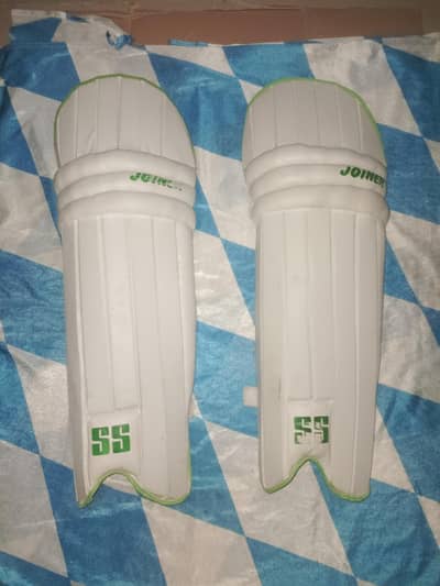 cricket knee pads