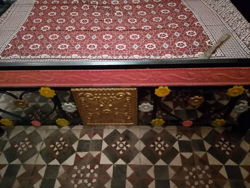iron bed and sofas set 0