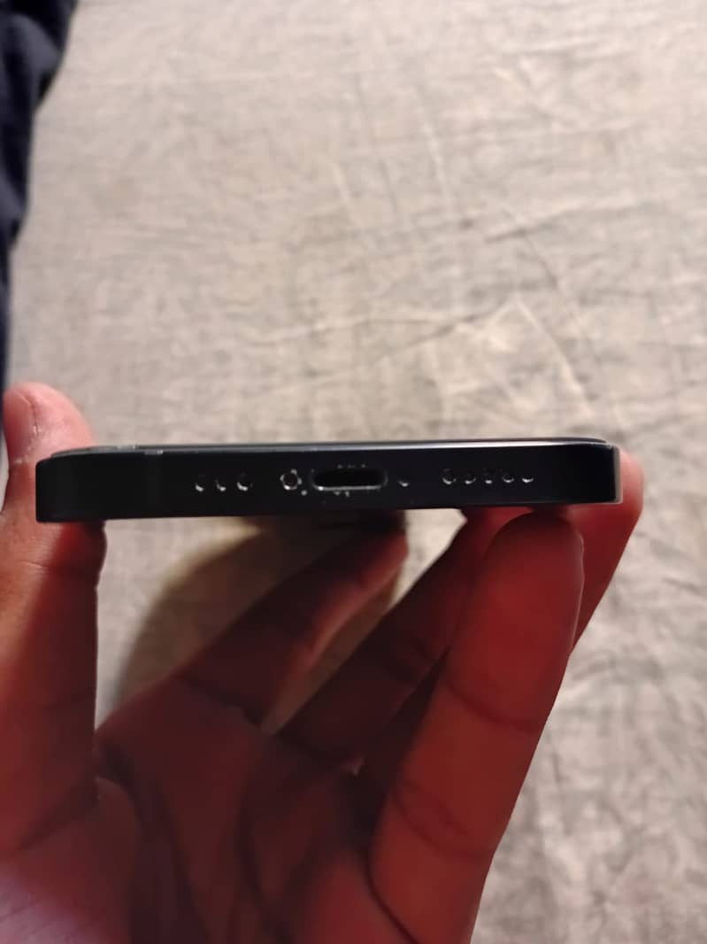 Iphone 12 4
