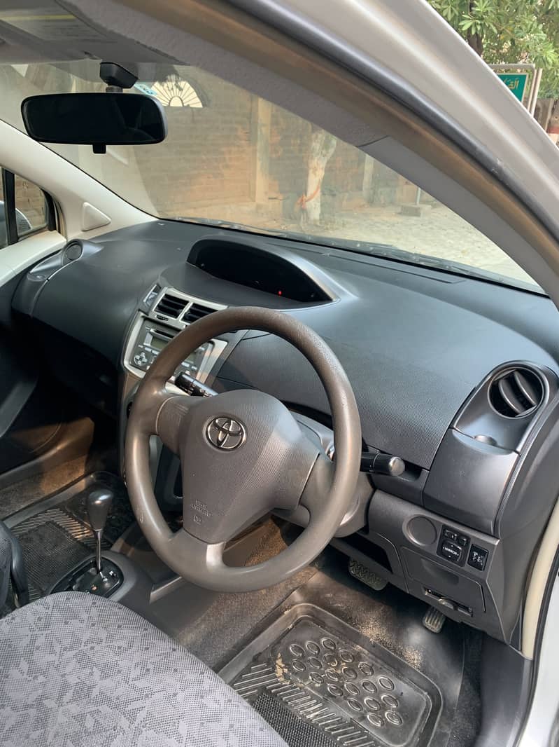 Toyota Vitz 2010/14 4