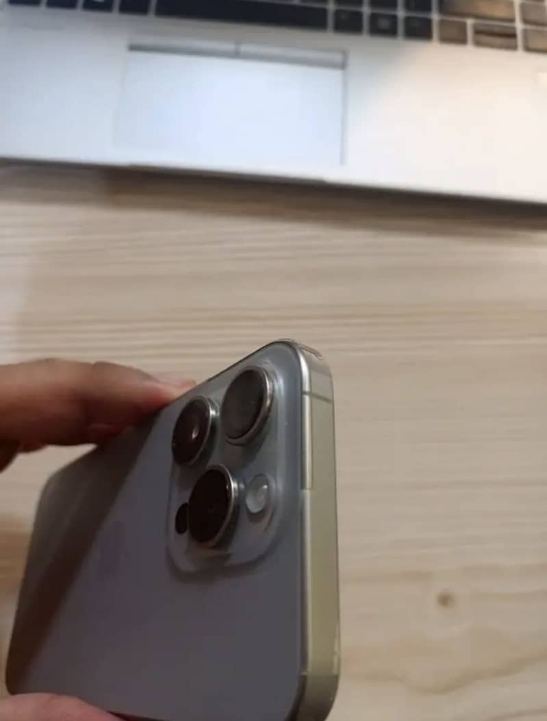 Apple iPhone 15 Pro 1