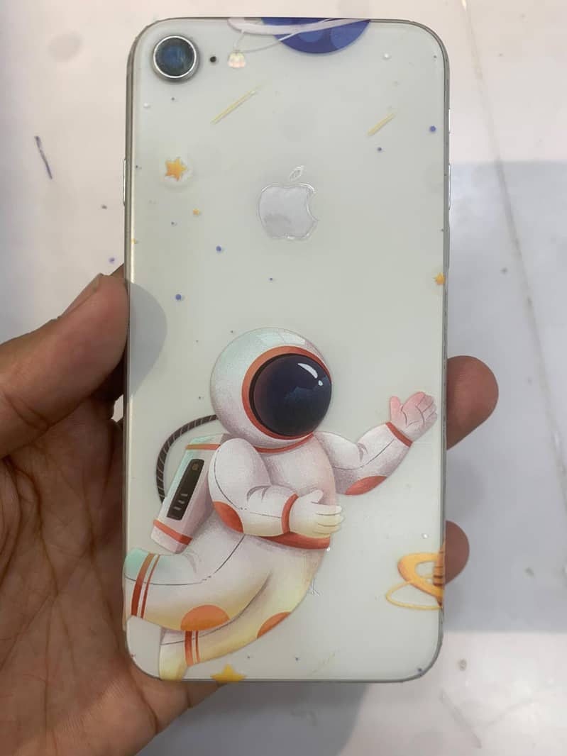 Apple iPhone 8 1
