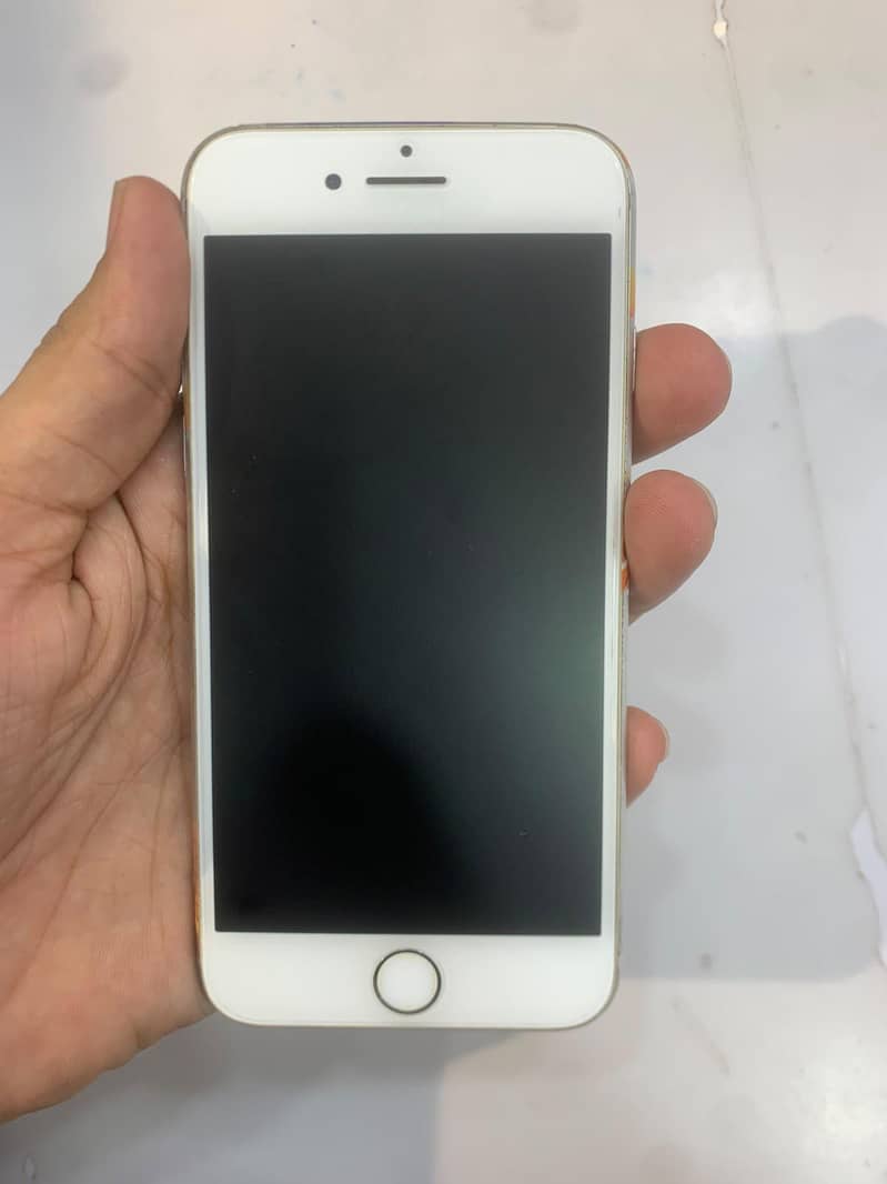 Apple iPhone 8 4