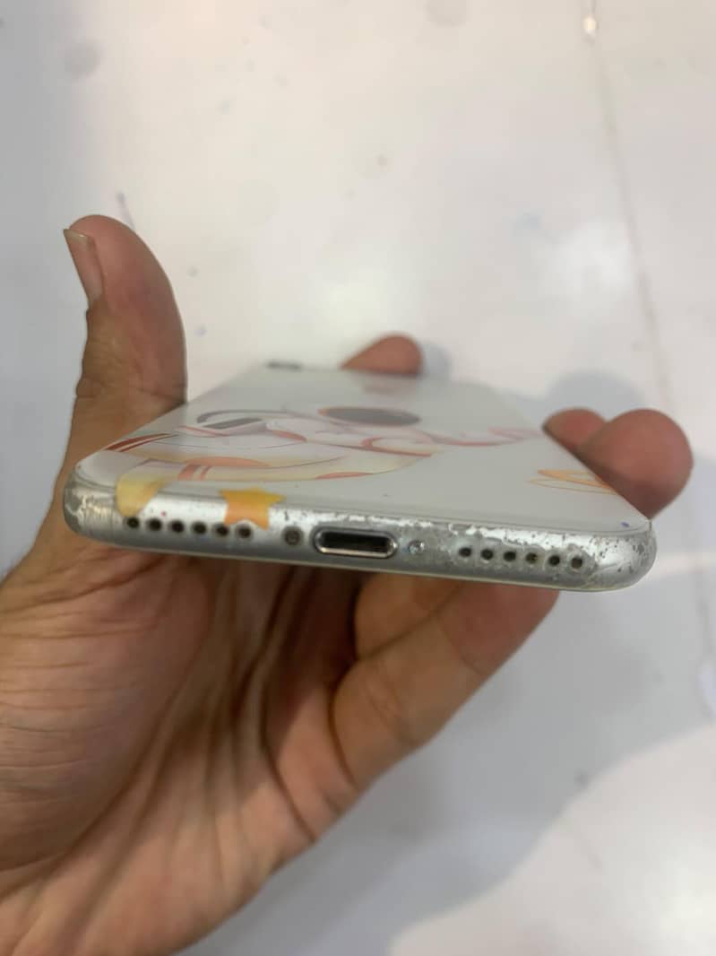 Apple iPhone 8 6