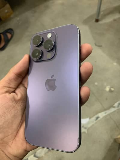i Need iPhone 15 Pro ya 16 pro ho jaey