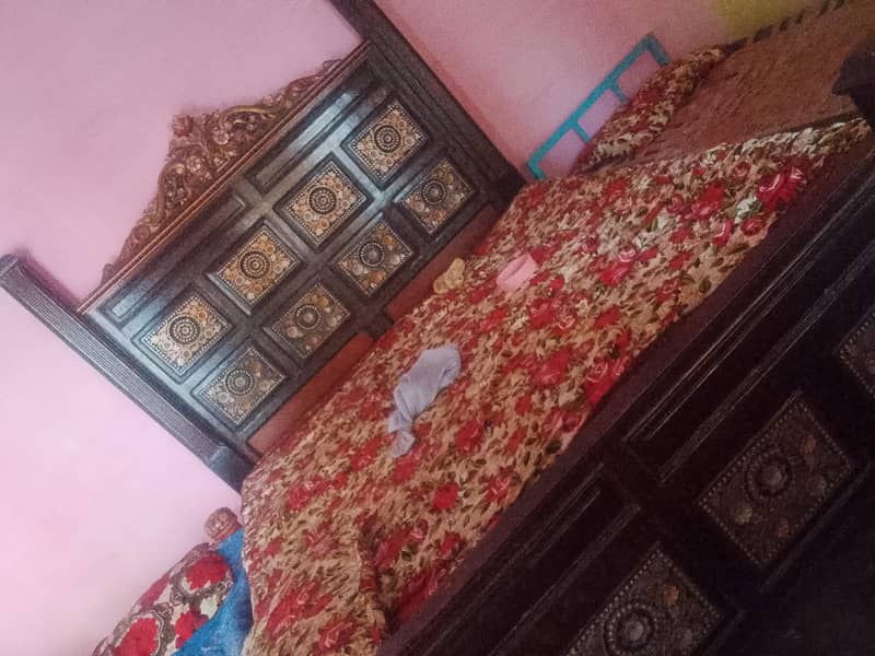 Bed with mattres 0