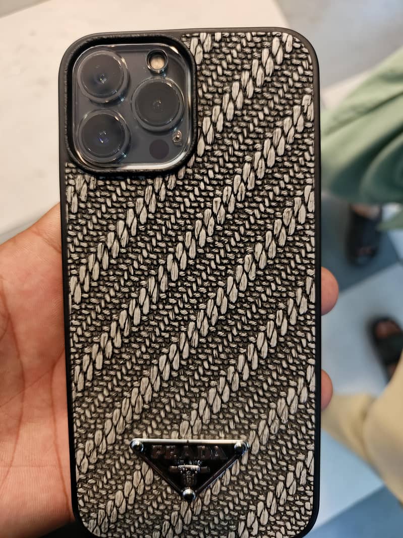 Apple iPhone 13 Pro Max 1