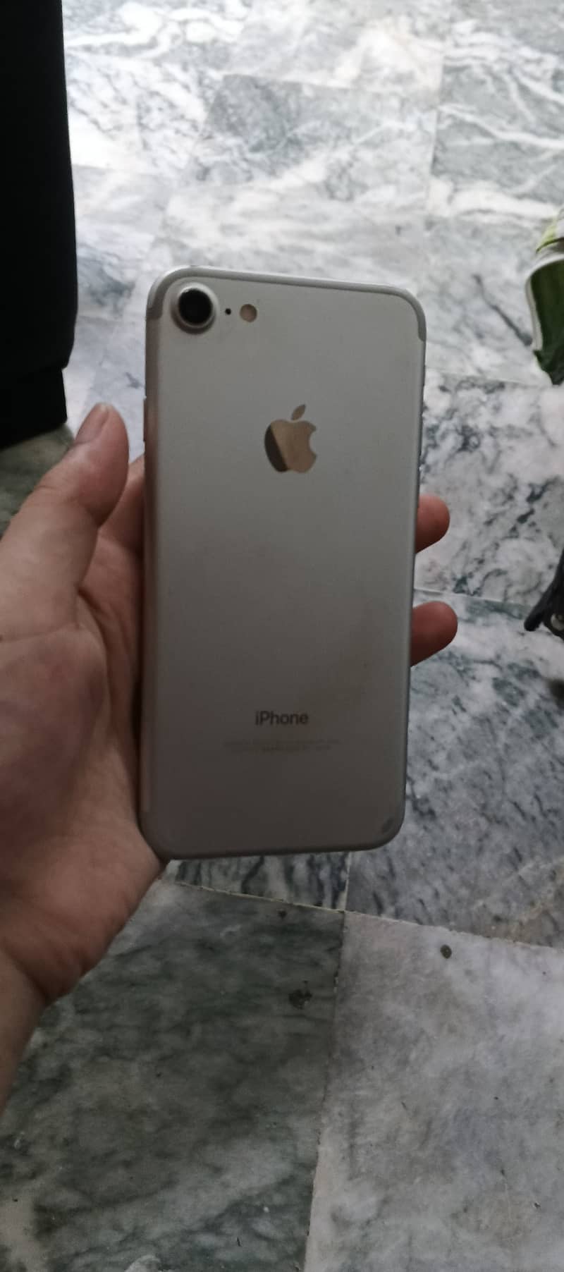 Apple iPhone 7 1