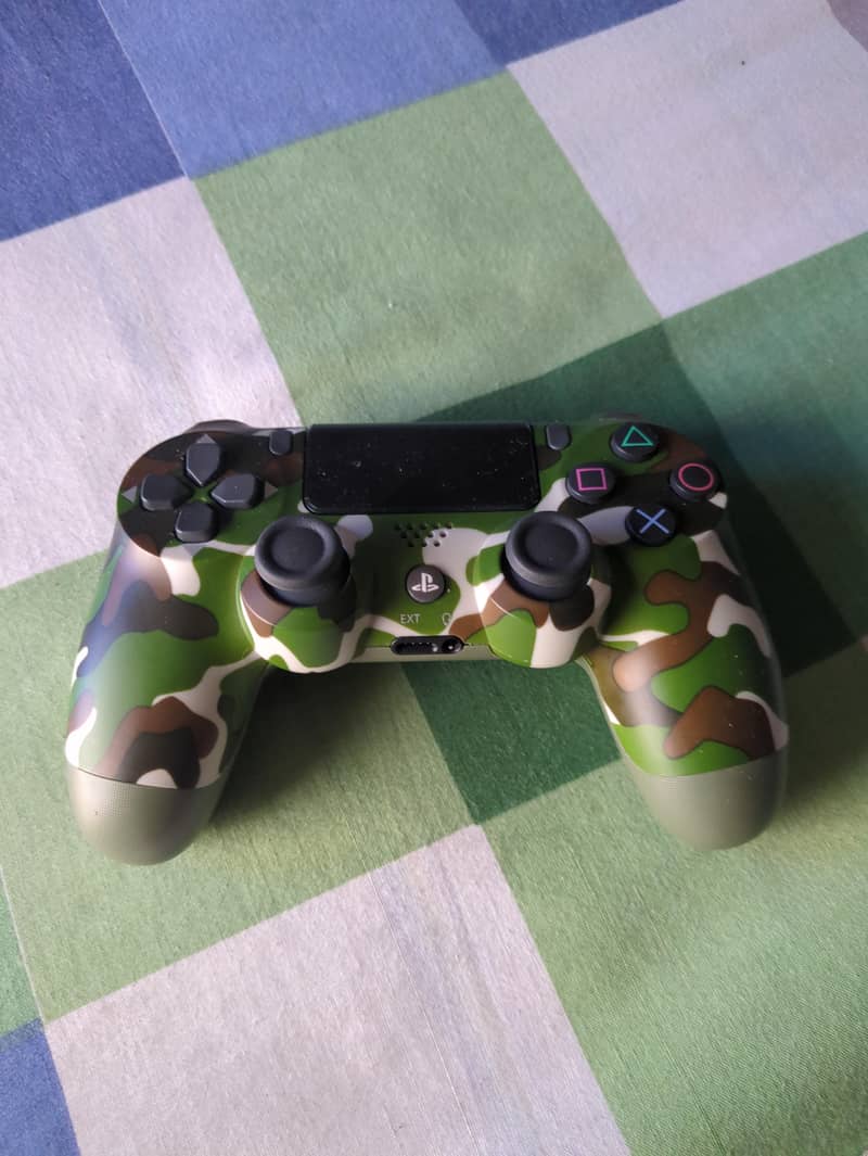 PS4 controller excellent condition 1