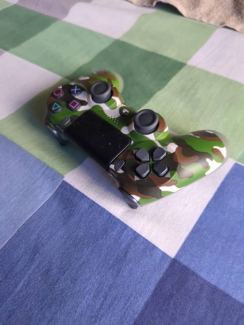 PS4 controller excellent condition 2