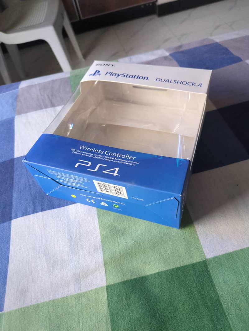 PS4 controller excellent condition 3