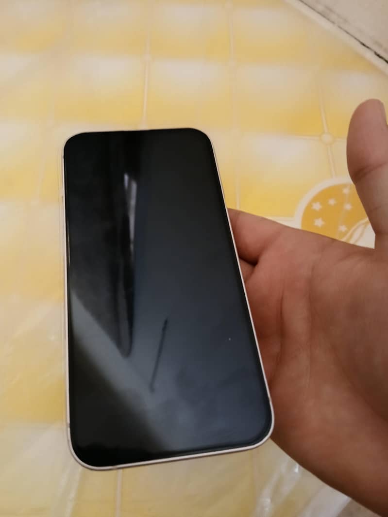 Apple iPhone 13 9