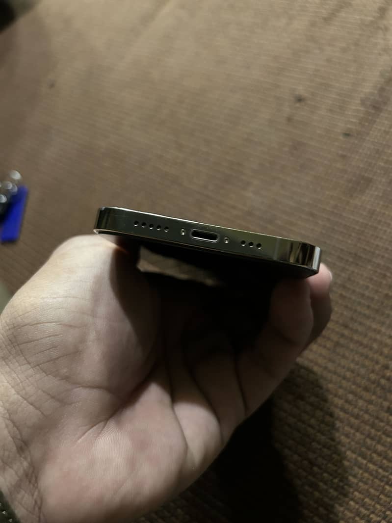 Apple iPhone 12 Pro 2