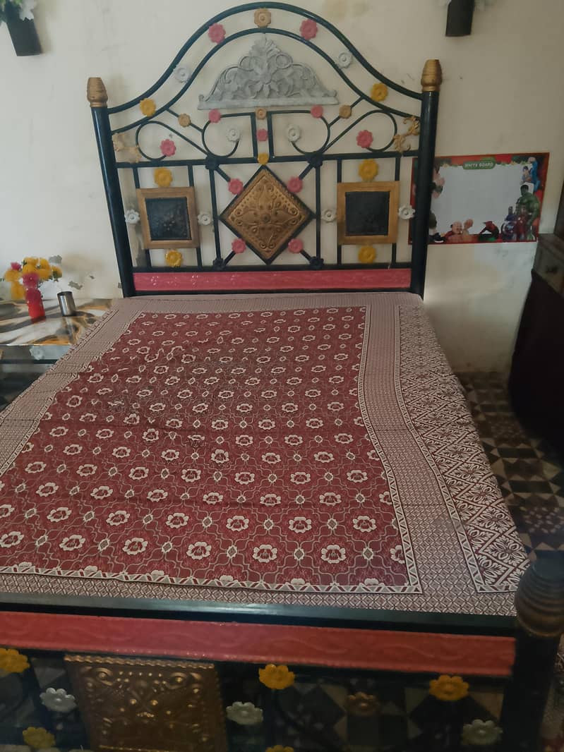 iron bed and sofas set 2