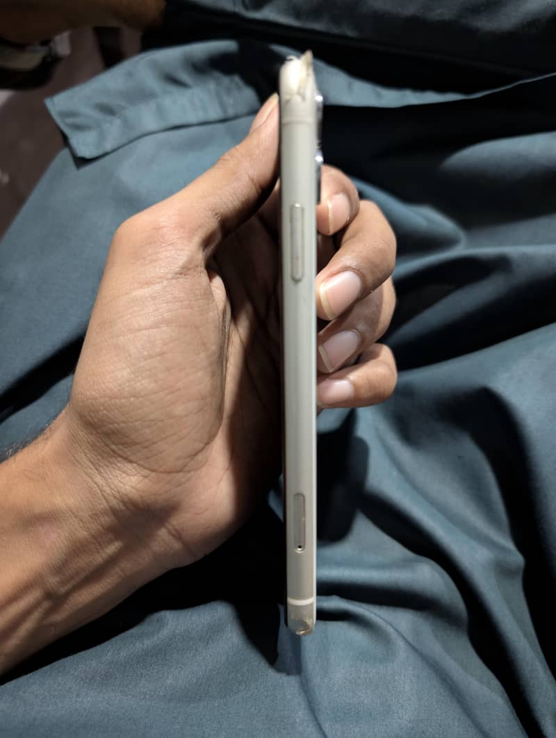 Apple iPhone 11 2