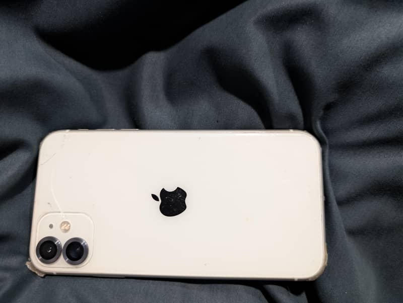 Apple iPhone 11 4