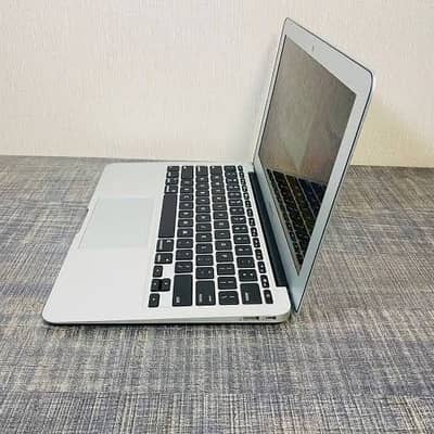 Macbook Air 2015 , ram 8gb, 256ssd , immaculate condition