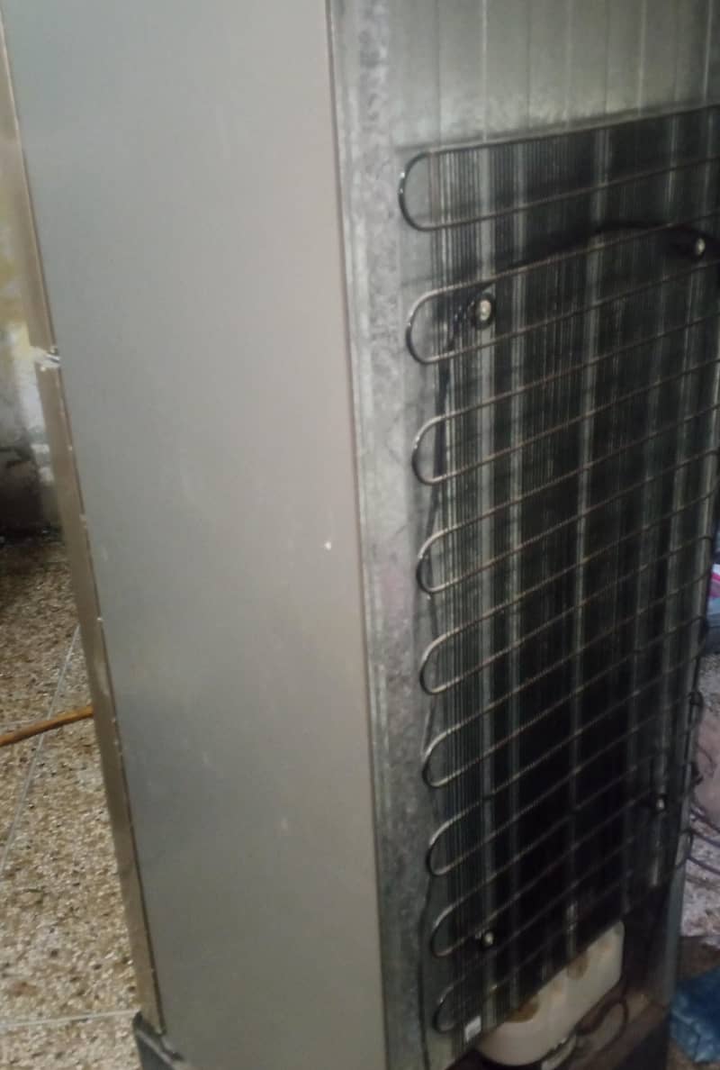 refrigerator 0