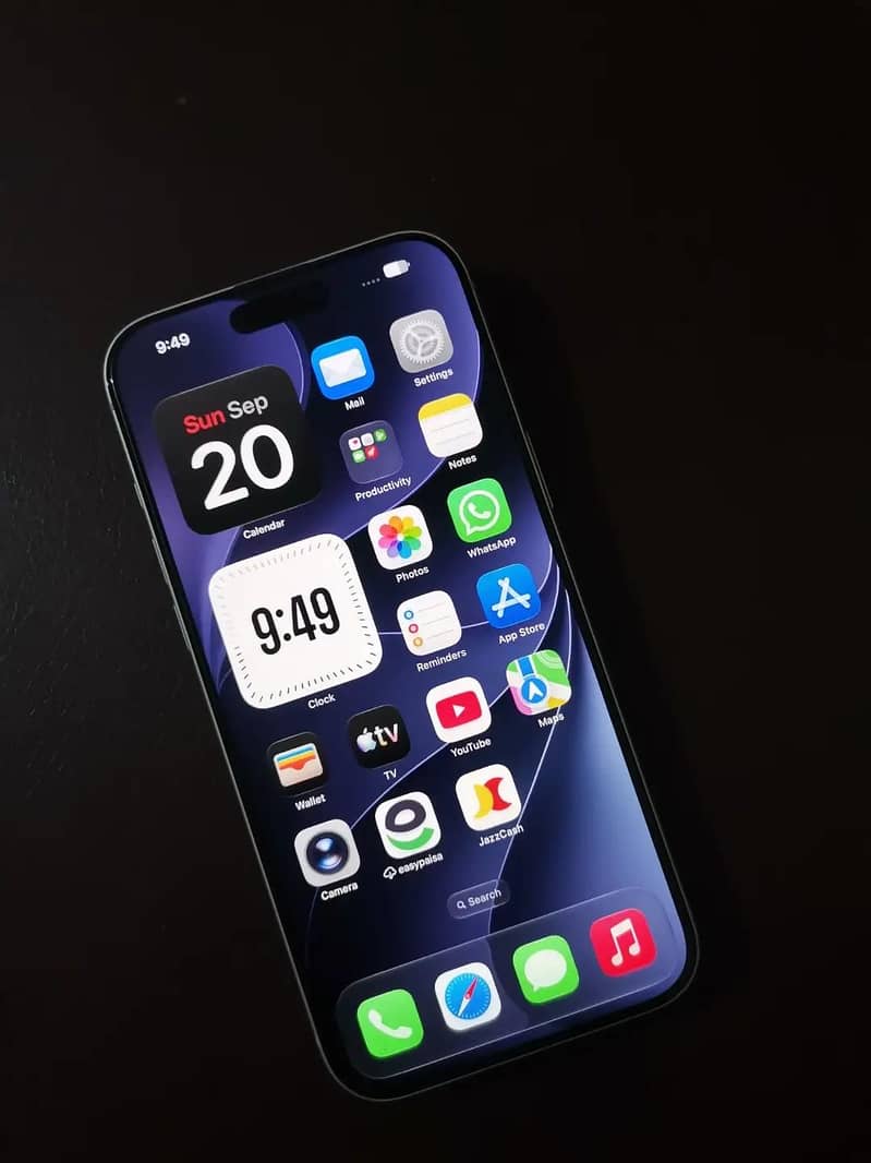 Apple iPhone 17 Pro Max 1