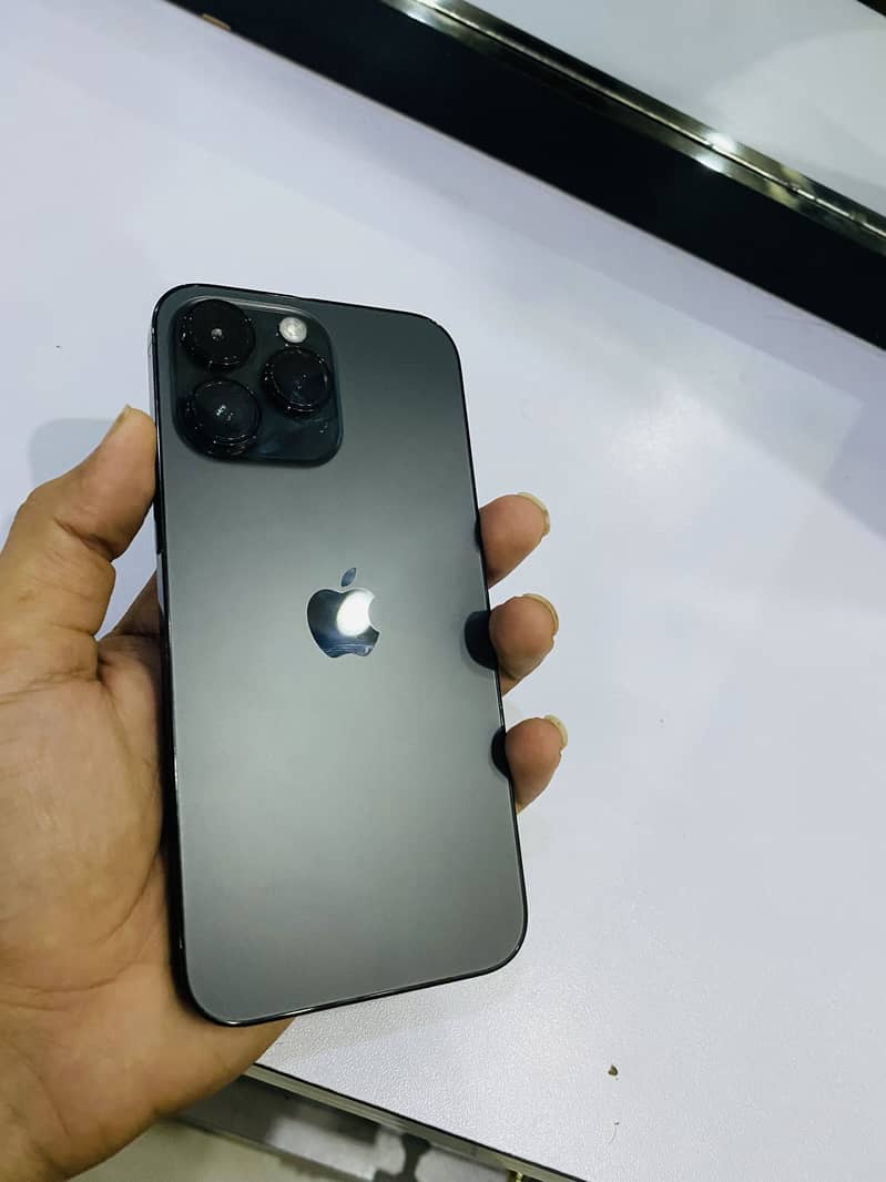 Apple iPhone 14 Pro Max 2