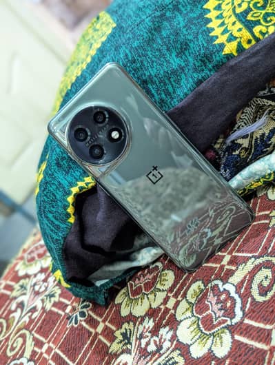 One Plus 11 5G lush condition 16/256 GB lush