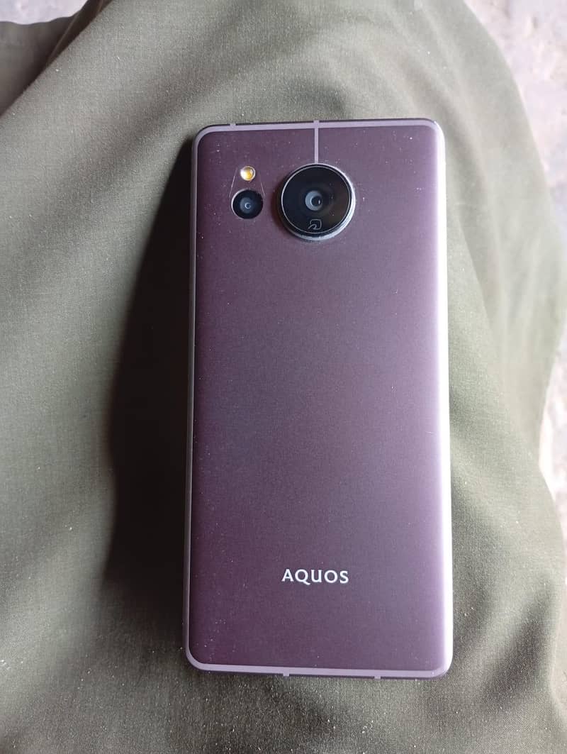 Sharp Aquos Sense7 plus 1
