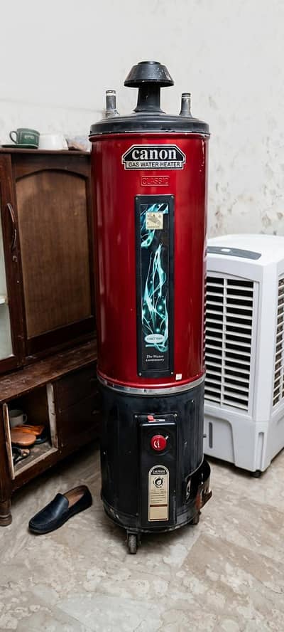 CANON GAS GYSER ALMOST NEW CONDITION