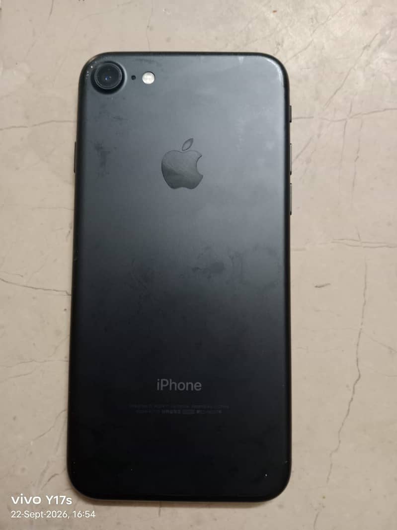 Apple iPhone 7 3