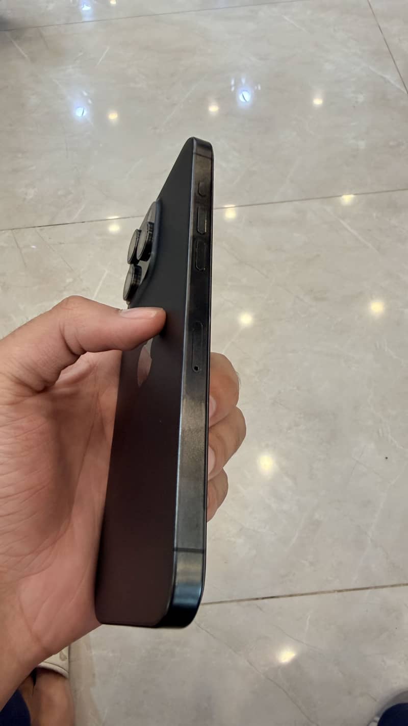 Apple iPhone 15 Pro Max 1