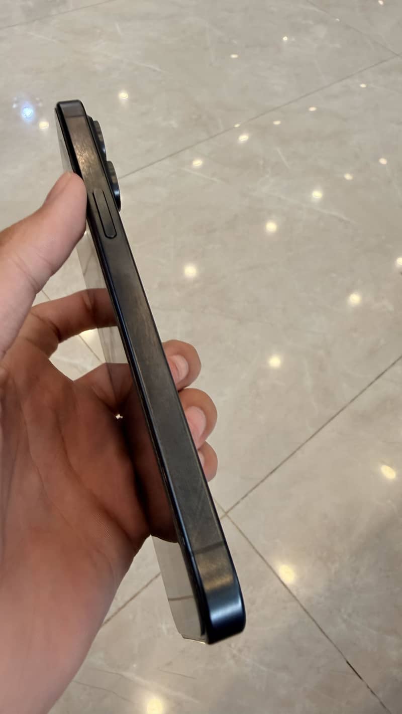 Apple iPhone 15 Pro Max 2