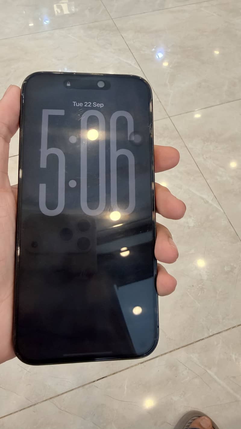 Apple iPhone 15 Pro Max 4