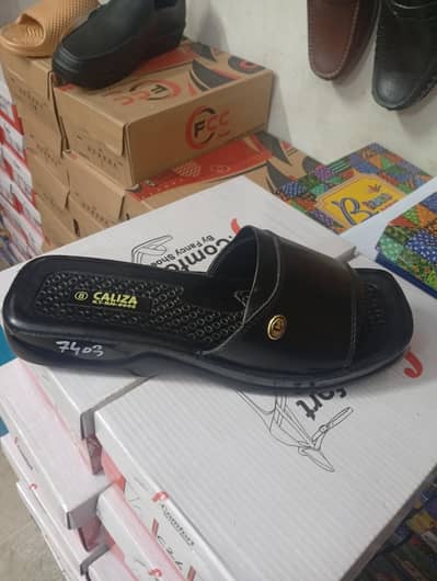 CALIZA Men's Comfort Black Leather Chappal / Slipper