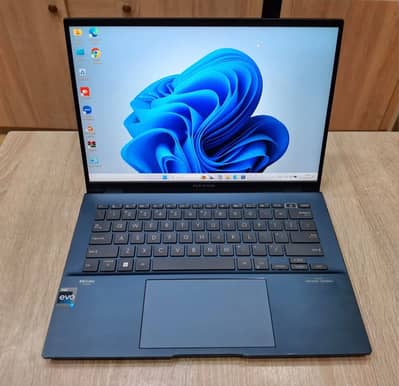 Asus Zenbook, i7 13th Gen, H Processor. . . . 90Hz OLED Display