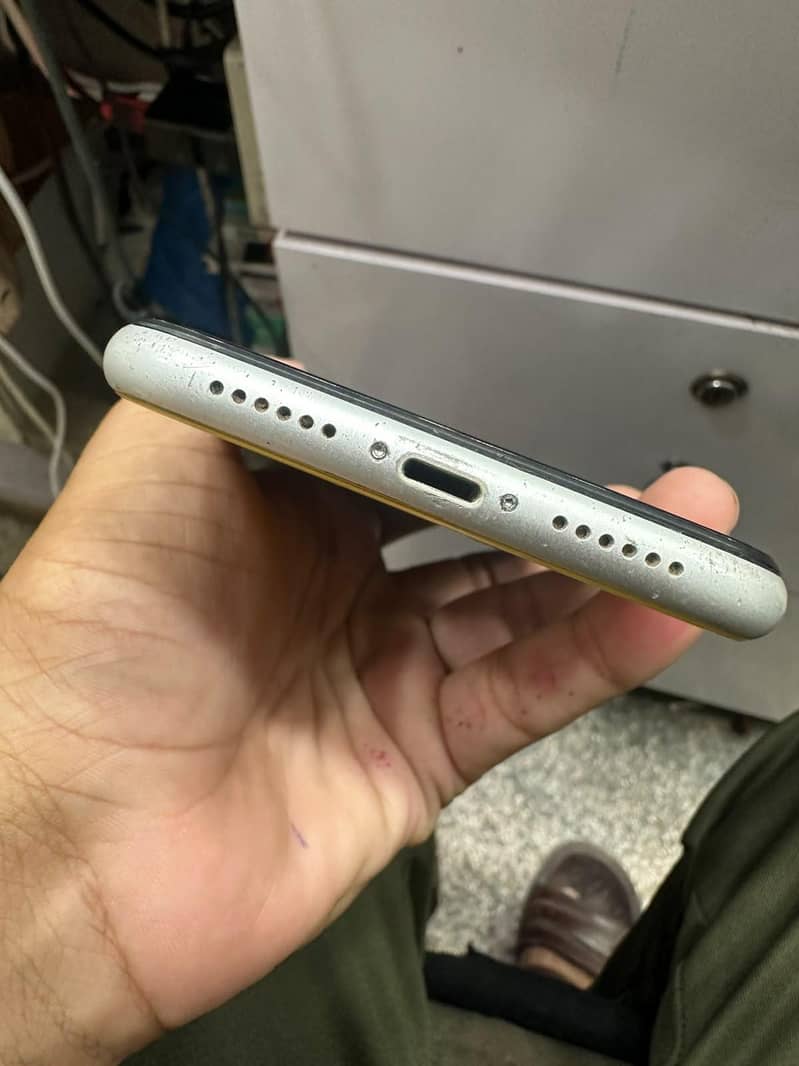 Apple iPhone XR 3