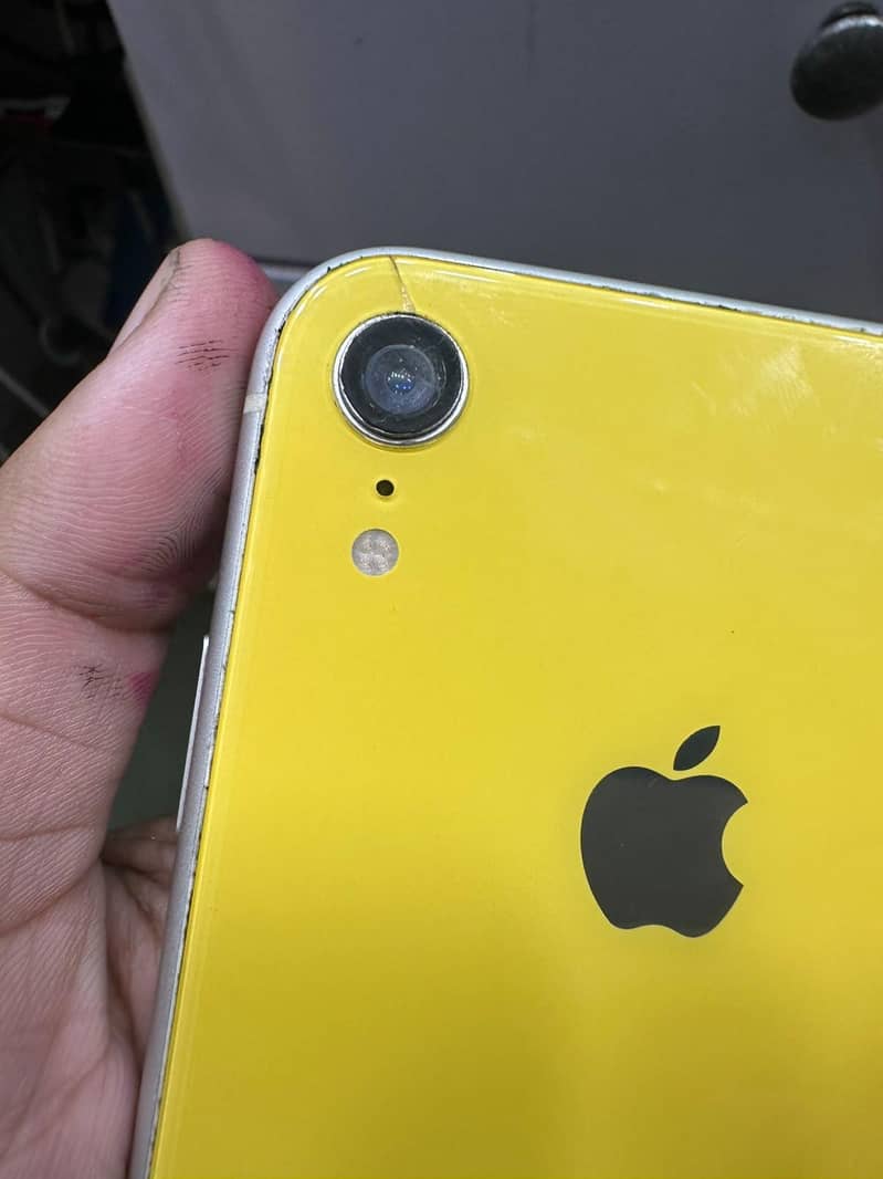 Apple iPhone XR 4