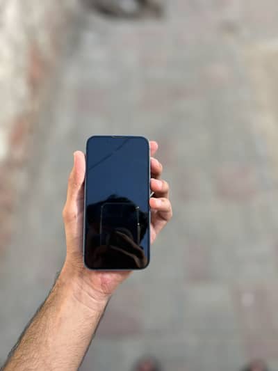 Apple iPhone 13