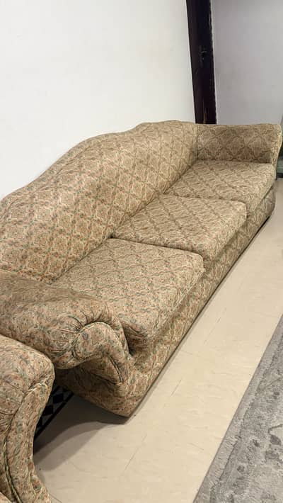 2 Used Sofa and dining table for sale