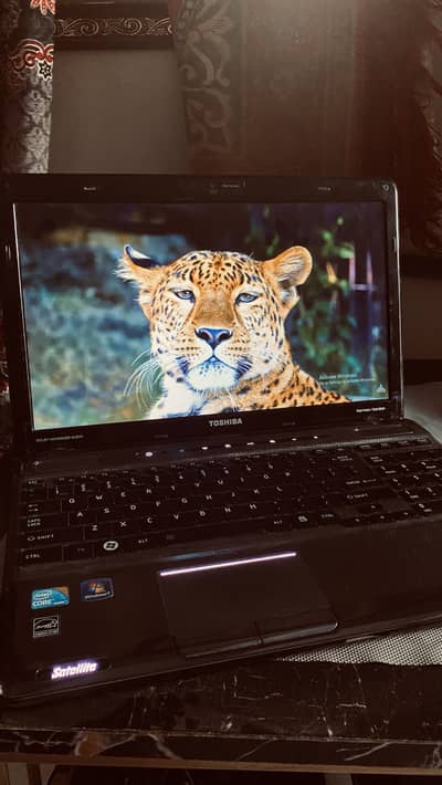 Toshiba laptop i5 (10/10) condition 512GB with original graphics card