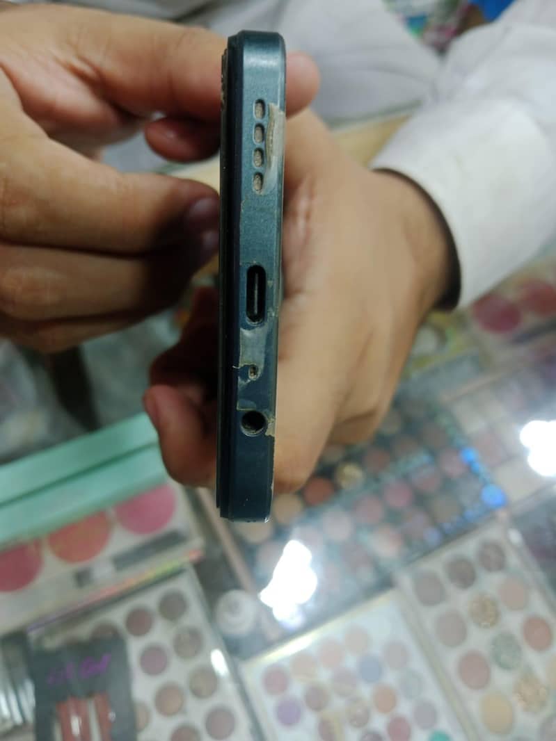Realme C71 3