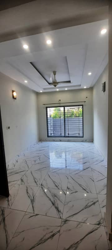 5 Marla Used House Renovated For Sale In Paragon City