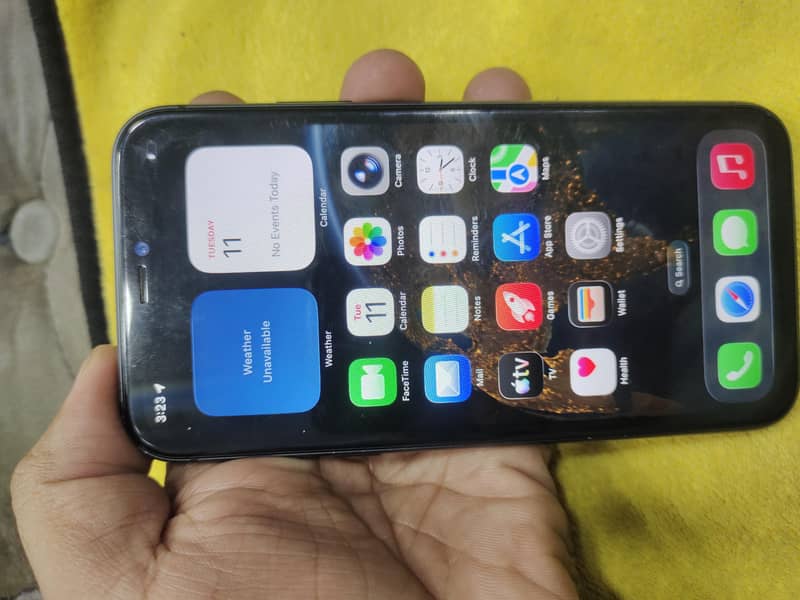 Apple iPhone 11 4