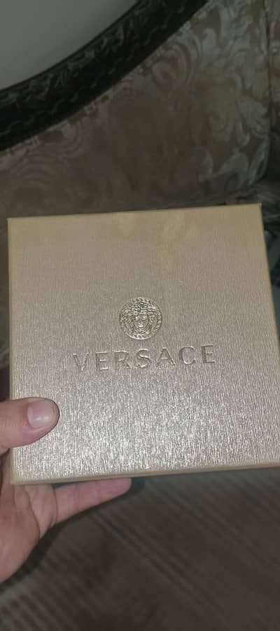 Luxury Versace Wrist Watch for Men – Complete Set (Box & Tags)