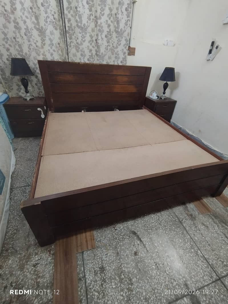 Double bed two side tables 1