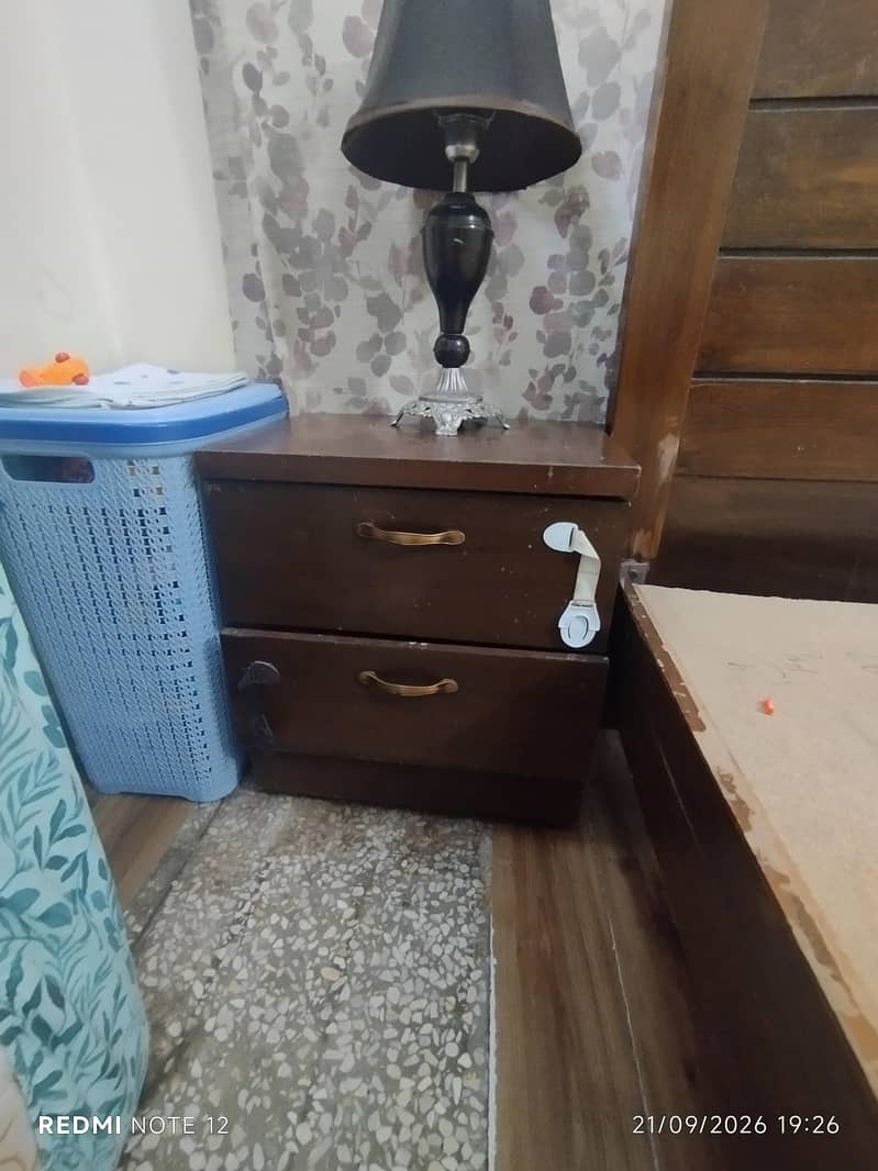 Double bed two side tables 2